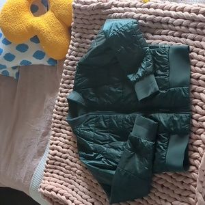 Lululemon Women's Reversible / Light Weight Bomber Jacket Size 8 - Forest Green